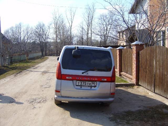 1999 Nissan Serena