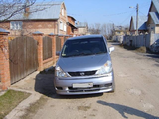 1999 Nissan Serena