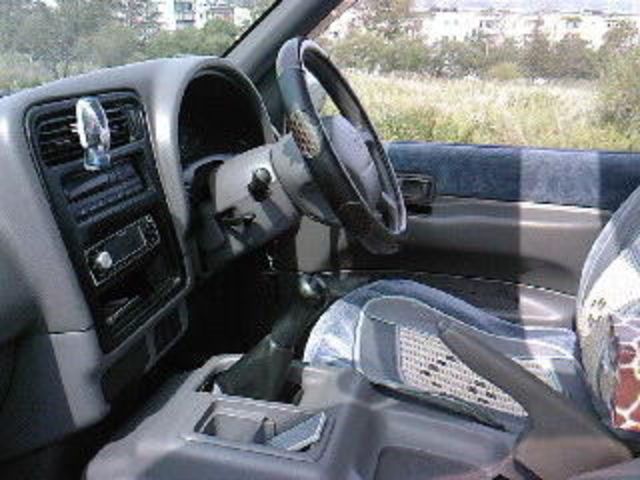 1999 Nissan Serena