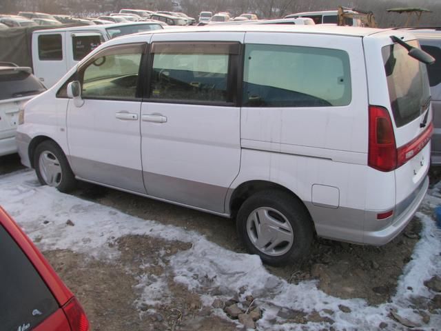 1999 Nissan Serena
