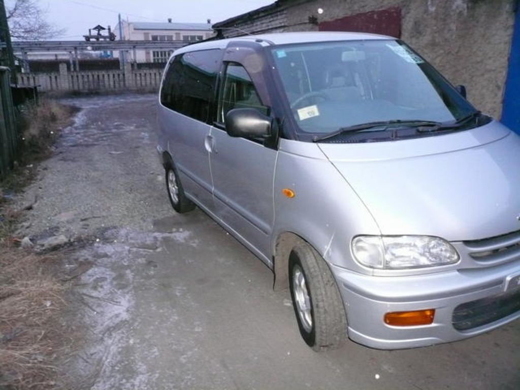 1999 Nissan Serena