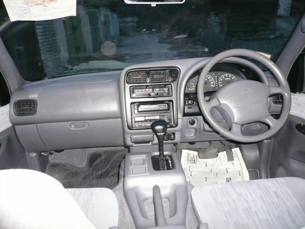 1999 Nissan Serena