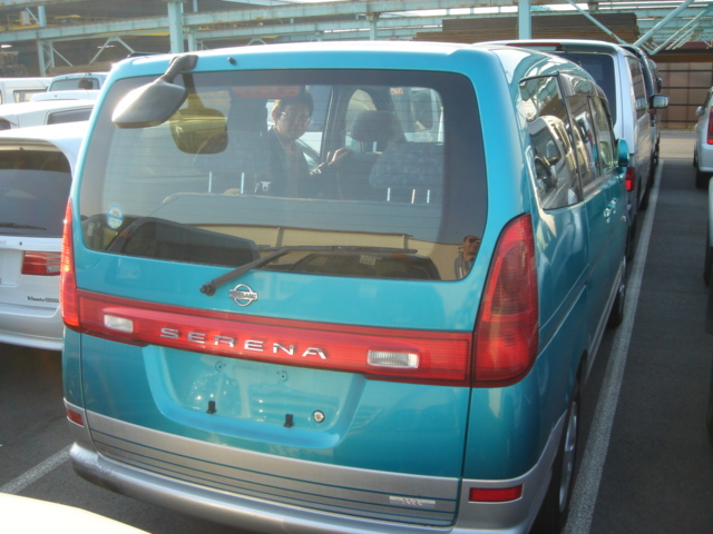 1999 Nissan Serena Pictures