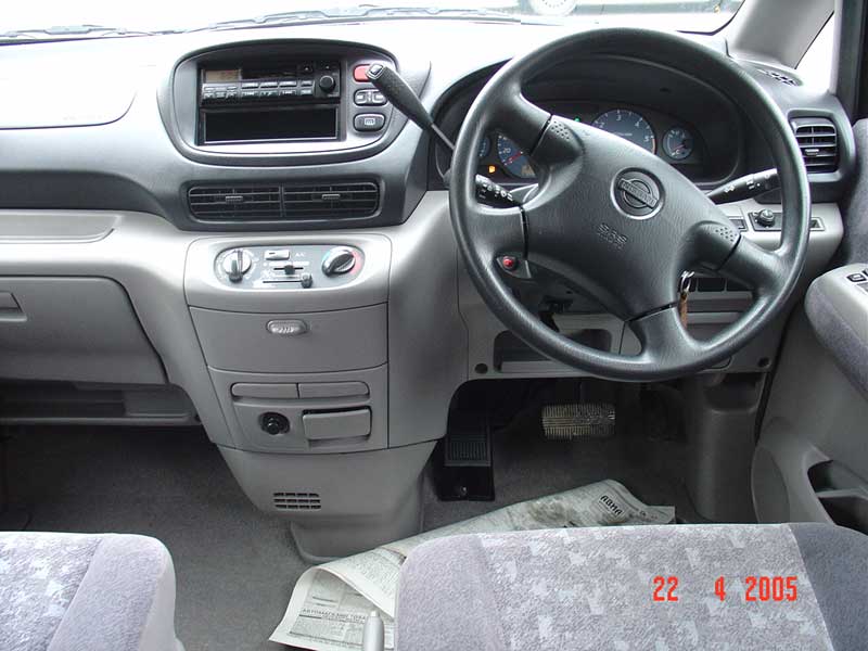 1999 Nissan Serena Pictures