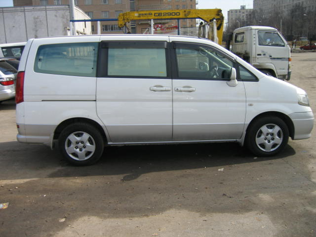 1999 Nissan Serena Pictures