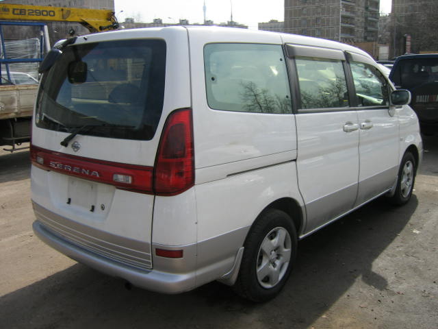 1999 Nissan Serena Photos