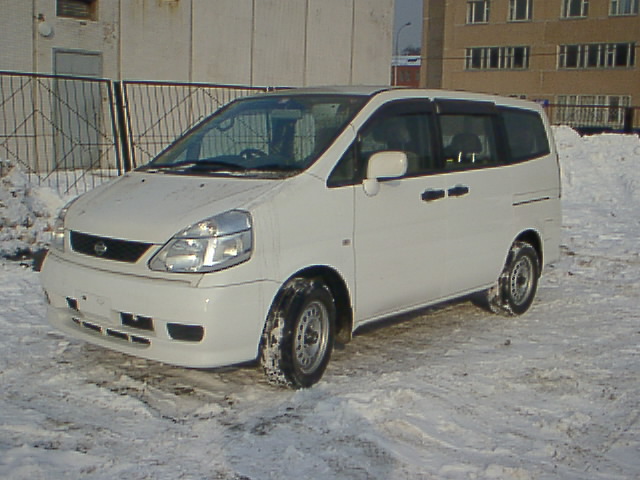 1999 Nissan Serena Pictures