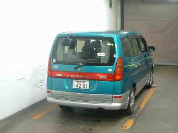 1999 Nissan Serena Pictures