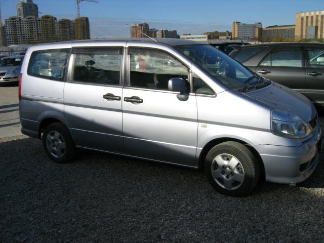 1999 Nissan Serena Pictures