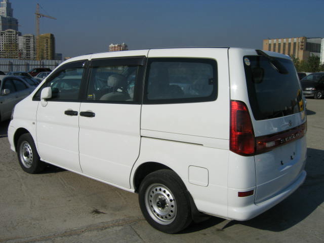 1999 Nissan Serena Photos