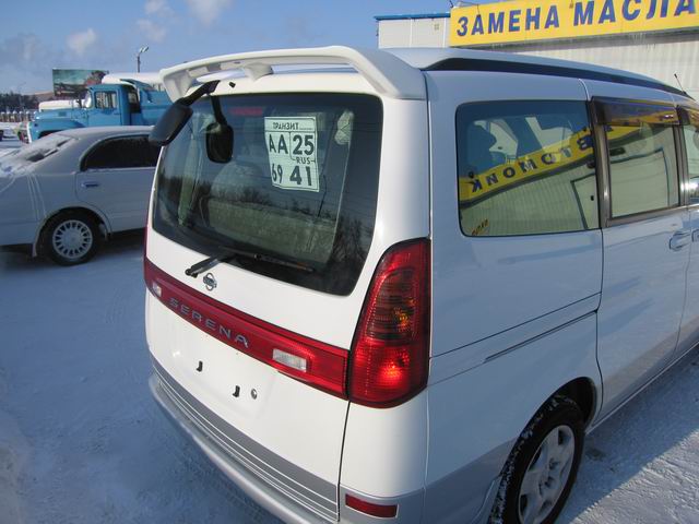 1999 Nissan Serena Photos