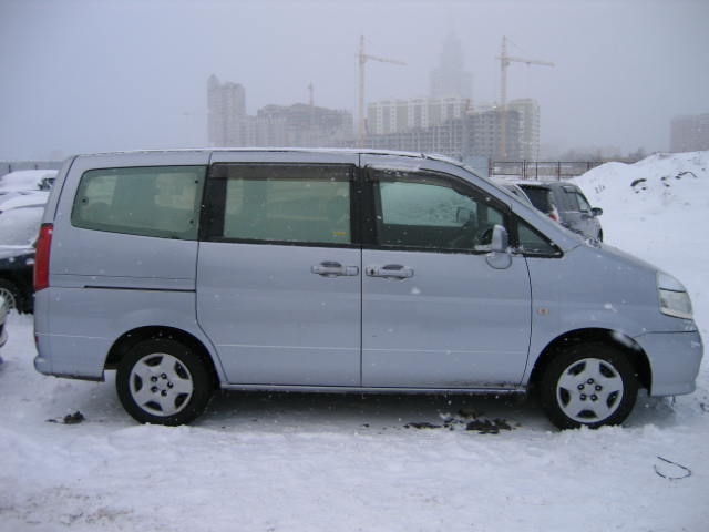 1999 Nissan Serena Pictures