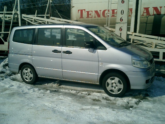 1999 Nissan Serena Pics