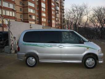 1999 Nissan Serena Photos