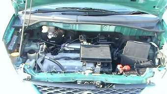 1999 Nissan Serena Photos
