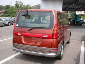 1999 Nissan Serena Photos