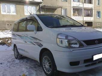 1999 Nissan Serena Photos