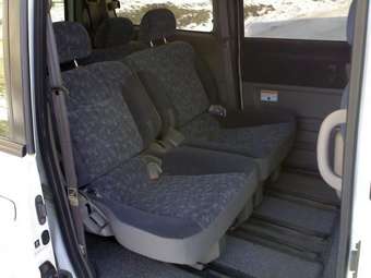 1999 Nissan Serena Pictures