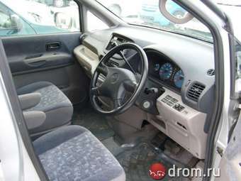 1999 Nissan Serena Pictures