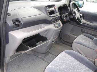 1999 Nissan Serena Pictures