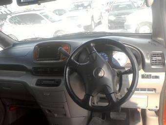 1999 Nissan Serena Photos