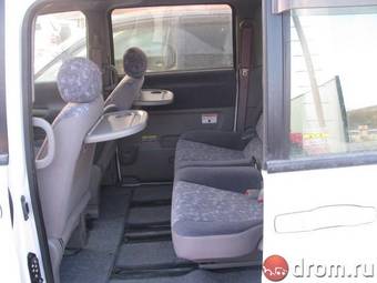 1999 Nissan Serena Pictures