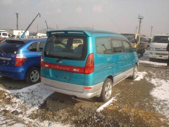 1999 Nissan Serena Photos