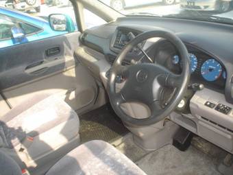 1999 Nissan Serena Pictures