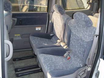 1999 Nissan Serena Pictures