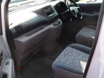 1999 Nissan Serena Photos