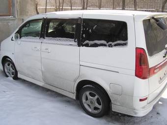 1999 Nissan Serena Pictures