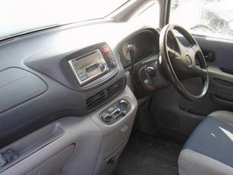 1999 Nissan Serena Photos