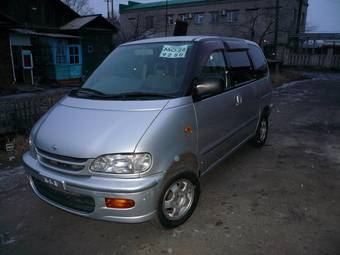 1999 Nissan Serena Pics