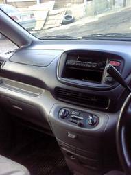 1999 Nissan Serena Images