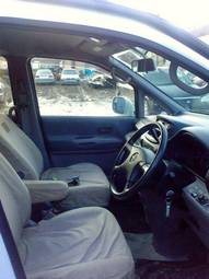 1999 Nissan Serena Pictures