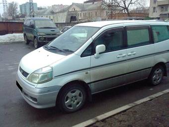 1999 Nissan Serena Pictures