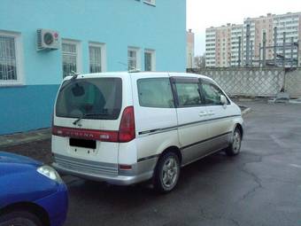 1999 Nissan Serena Photos