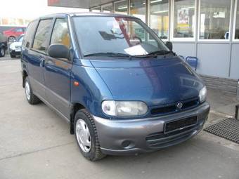 1999 Nissan Serena Photos