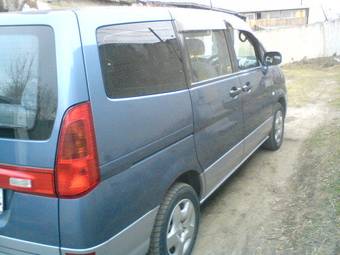 1999 Nissan Serena Photos