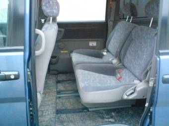 1999 Nissan Serena Photos