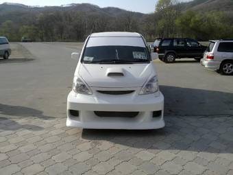 1999 Nissan Serena Photos