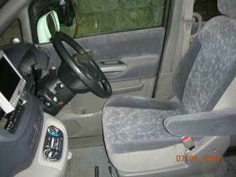 1999 Nissan Serena Pictures