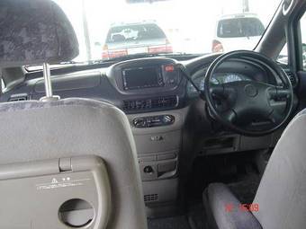 1999 Nissan Serena Photos