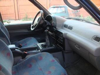 1999 Nissan Serena Images