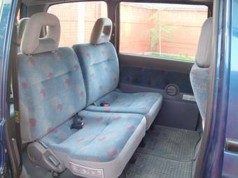 1999 Nissan Serena Pictures