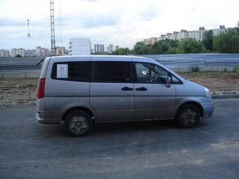 1999 Nissan Serena Pictures