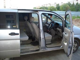 1999 Nissan Serena Photos