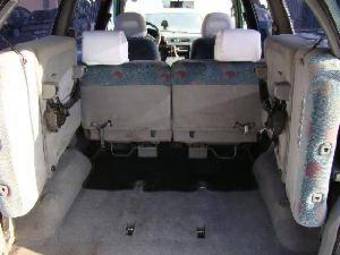 1999 Nissan Serena Pictures