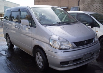 2000 Nissan Serena