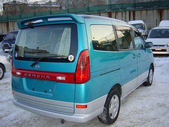 2000 Nissan Serena